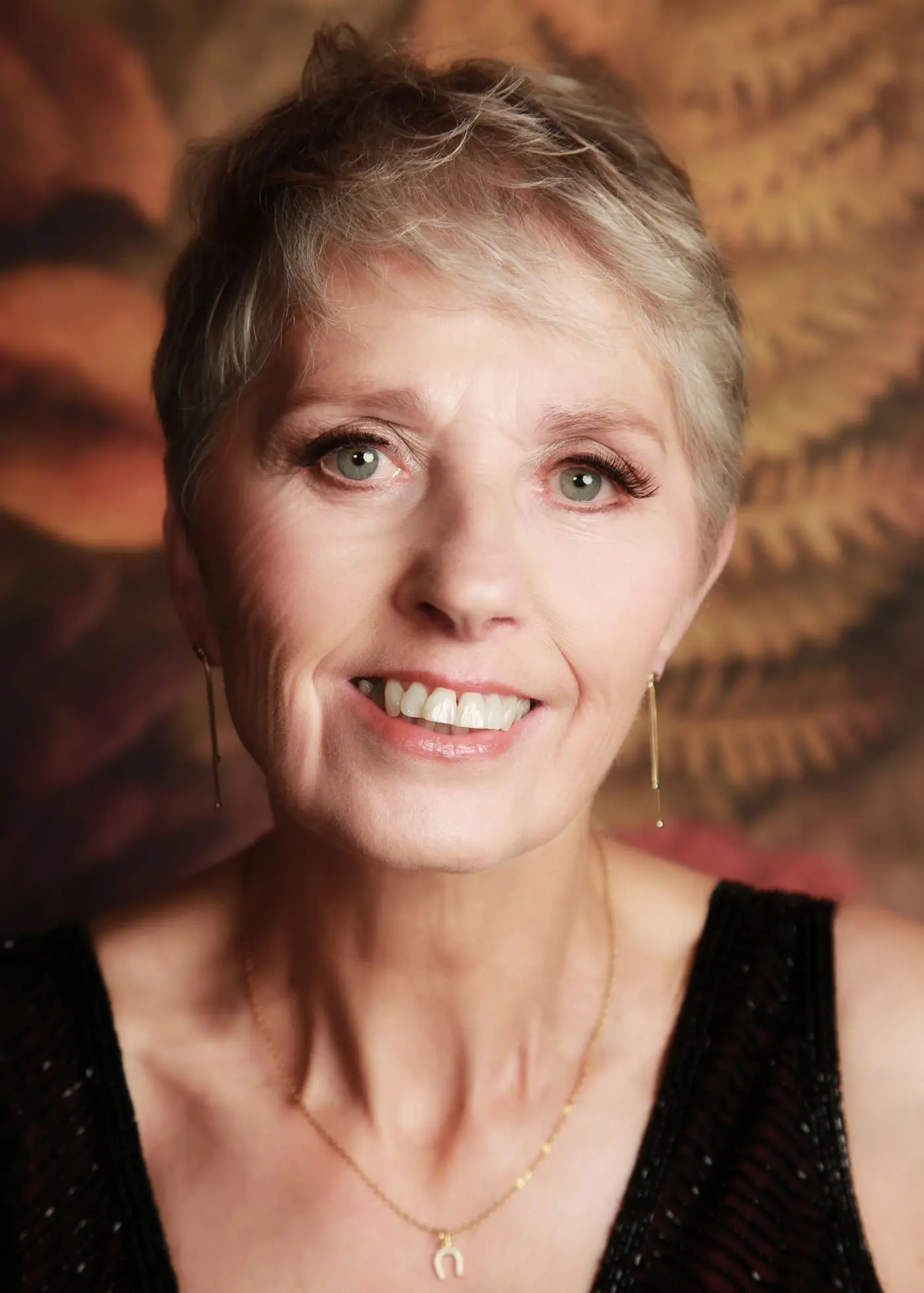 Make-Up Tips for Over 50’s...How To Create That Diva Look